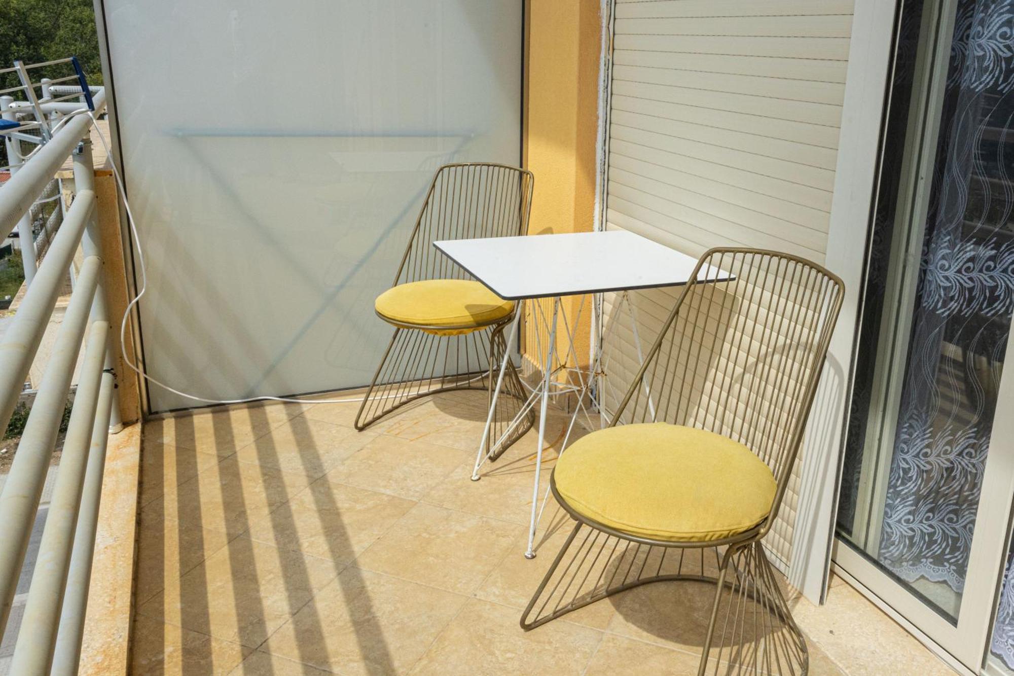 Emigres Apartments Vlorë 外观 照片